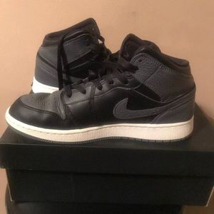 jordan 1 retro mid black dark grey